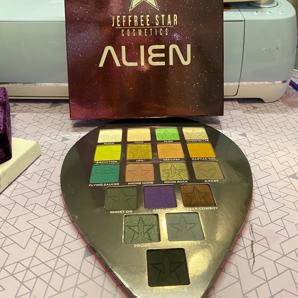 Jeffree star alien- discontinued!